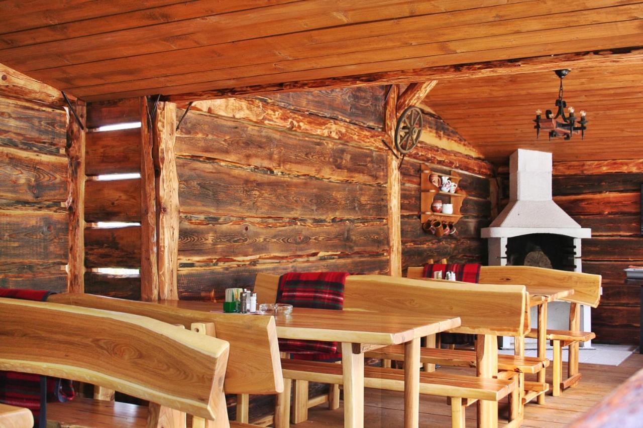 Pod Hradom Restaurant & Pension Topoľčany Exterior foto